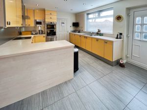 Kitchen- click for photo gallery